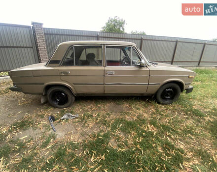 ВАЗ 2106 1988 у Борисполе на Automoto.ua Бежевий ВАЗ 2106, об'ємом двигуна 1.5 л та пробігом 300 тис. км за 644 $, фото 4 на Automoto.ua