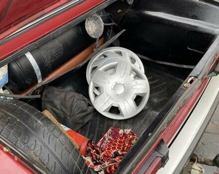 Красный ВАЗ 2106, объемом двигателя 1.6 л и пробегом 70 тыс. км за 1100 $, фото 4 на Automoto.ua