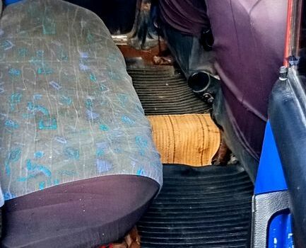 Красный ВАЗ 2106, объемом двигателя 1.6 л и пробегом 100 тыс. км за 900 $, фото 3 на Automoto.ua