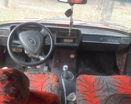 Красный ВАЗ 2106, объемом двигателя 1.6 л и пробегом 300 тыс. км за 143 $, фото 2 на Automoto.ua