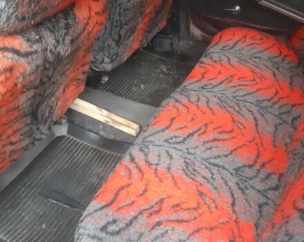 Красный ВАЗ 2106, объемом двигателя 1.6 л и пробегом 300 тыс. км за 143 $, фото 5 на Automoto.ua