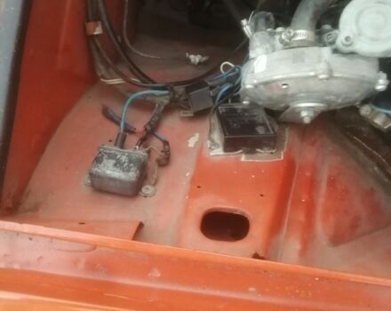 Красный ВАЗ 2106, объемом двигателя 1 л и пробегом 90 тыс. км за 314 $, фото 4 на Automoto.ua