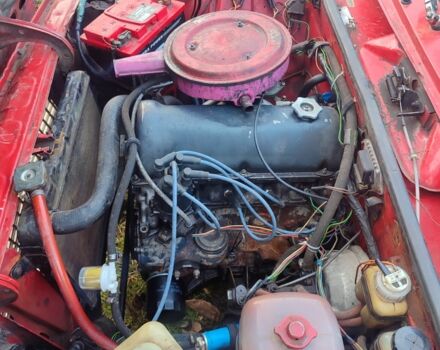 Красный ВАЗ 2106, объемом двигателя 1 л и пробегом 99 тыс. км за 378 $, фото 4 на Automoto.ua