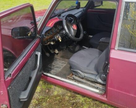 Красный ВАЗ 2106, объемом двигателя 2 л и пробегом 200 тыс. км за 758 $, фото 2 на Automoto.ua