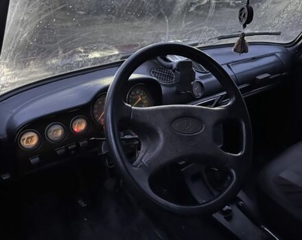 Красный ВАЗ 2106, объемом двигателя 1.6 л и пробегом 235 тыс. км за 500 $, фото 6 на Automoto.ua