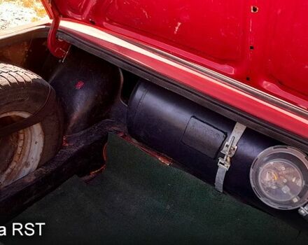 Красный ВАЗ 2106, объемом двигателя 1.3 л и пробегом 200 тыс. км за 650 $, фото 3 на Automoto.ua