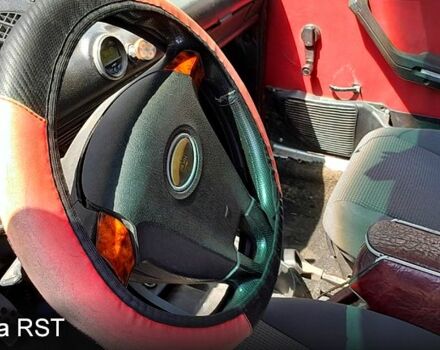 Красный ВАЗ 2106, объемом двигателя 1.3 л и пробегом 200 тыс. км за 650 $, фото 1 на Automoto.ua