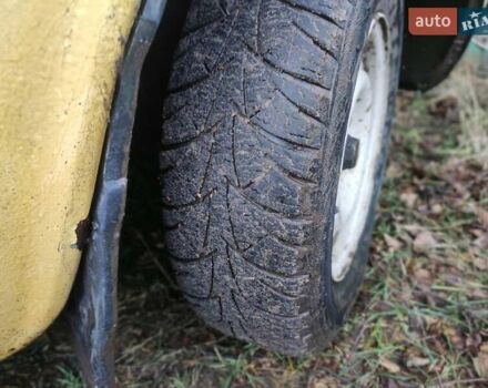 Желтый ВАЗ 2106, объемом двигателя 1.6 л и пробегом 25 тыс. км за 500 $, фото 4 на Automoto.ua