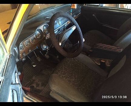 Желтый ВАЗ 2106, объемом двигателя 1.5 л и пробегом 250 тыс. км за 650 $, фото 4 на Automoto.ua