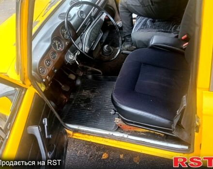 Желтый ВАЗ 2106, объемом двигателя 1.3 л и пробегом 0 тыс. км за 600 $, фото 2 на Automoto.ua