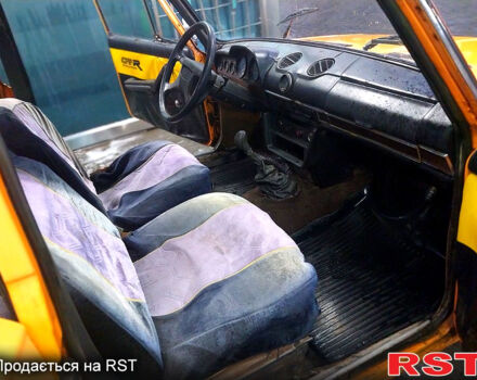 Желтый ВАЗ 2106, объемом двигателя 1.5 л и пробегом 180 тыс. км за 500 $, фото 9 на Automoto.ua