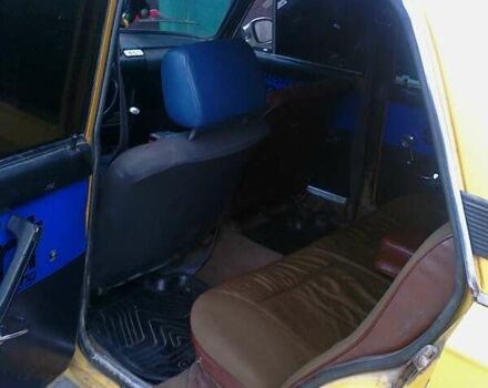 Желтый ВАЗ 2106, объемом двигателя 1.6 л и пробегом 230 тыс. км за 777 $, фото 4 на Automoto.ua