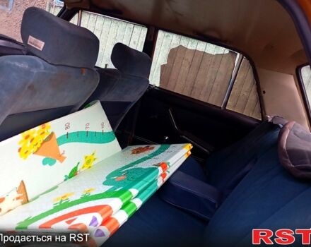 Желтый ВАЗ 2106, объемом двигателя 1.5 л и пробегом 198 тыс. км за 690 $, фото 9 на Automoto.ua