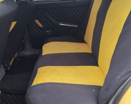 Желтый ВАЗ 2106, объемом двигателя 1.3 л и пробегом 50 тыс. км за 832 $, фото 3 на Automoto.ua