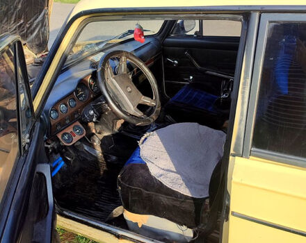 Желтый ВАЗ 2106, объемом двигателя 1.5 л и пробегом 0 тыс. км за 800 $, фото 3 на Automoto.ua