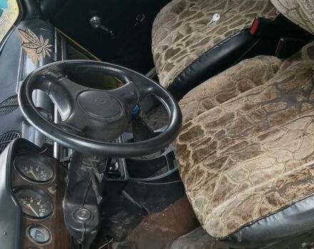 Желтый ВАЗ 2106, объемом двигателя 6 л и пробегом 8 тыс. км за 276 $, фото 4 на Automoto.ua