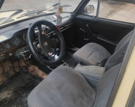 Желтый ВАЗ 2106, объемом двигателя 1 л и пробегом 80 тыс. км за 581 $, фото 2 на Automoto.ua