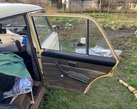 Желтый ВАЗ 2106, объемом двигателя 1.5 л и пробегом 3 тыс. км за 357 $, фото 10 на Automoto.ua