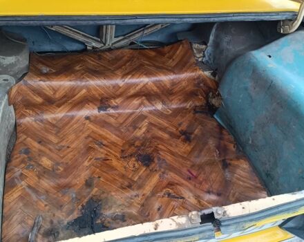 Желтый ВАЗ 2106, объемом двигателя 0 л и пробегом 1 тыс. км за 308 $, фото 2 на Automoto.ua