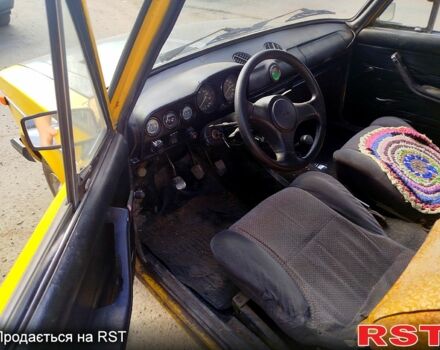 Желтый ВАЗ 2106, объемом двигателя 1.5 л и пробегом 158 тыс. км за 550 $, фото 3 на Automoto.ua