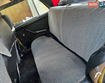 Желтый ВАЗ 2106, объемом двигателя 0 л и пробегом 163 тыс. км за 450 $, фото 4 на Automoto.ua