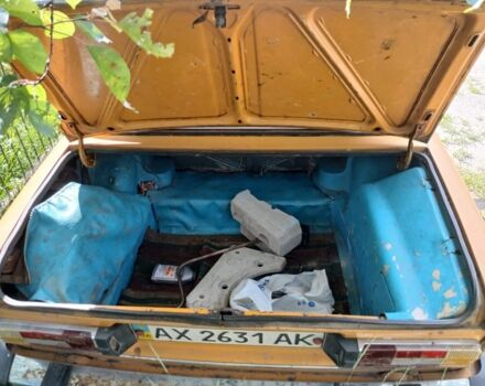 Желтый ВАЗ 2106, объемом двигателя 0 л и пробегом 100 тыс. км за 450 $, фото 6 на Automoto.ua