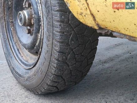 Желтый ВАЗ 2106, объемом двигателя 1.6 л и пробегом 25 тыс. км за 500 $, фото 1 на Automoto.ua