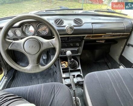 Серый ВАЗ 2106, объемом двигателя 1.3 л и пробегом 50 тыс. км за 1000 $, фото 3 на Automoto.ua