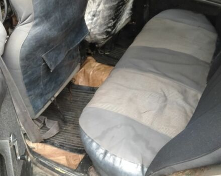 Зелений ВАЗ 2106, об'ємом двигуна 1 л та пробігом 100 тис. км за 358 $, фото 5 на Automoto.ua