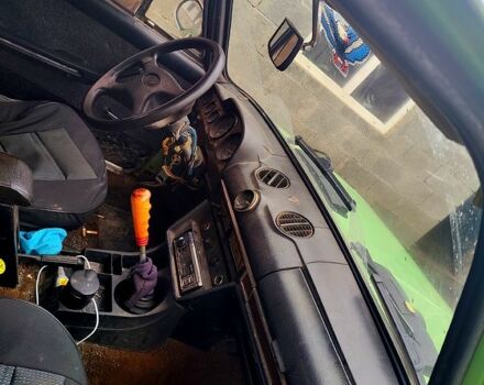 Зеленый ВАЗ 2106, объемом двигателя 1.5 л и пробегом 100 тыс. км за 560 $, фото 2 на Automoto.ua