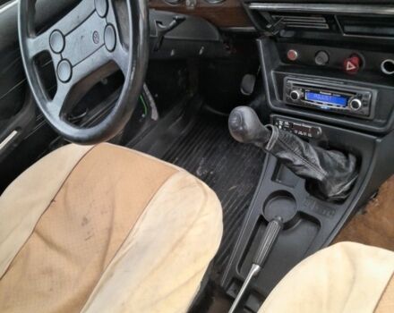 Зеленый ВАЗ 2106, объемом двигателя 1.6 л и пробегом 1 тыс. км за 618 $, фото 6 на Automoto.ua