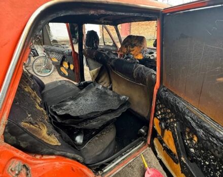 Оранжевый ВАЗ 2106, объемом двигателя 1.5 л и пробегом 390 тыс. км за 190 $, фото 2 на Automoto.ua