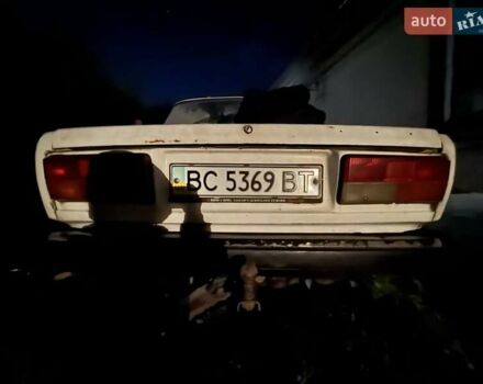 Белый ВАЗ 2107, объемом двигателя 1.5 л и пробегом 225 тыс. км за 300 $, фото 4 на Automoto.ua