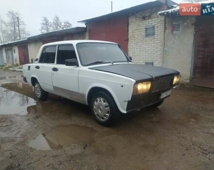Белый ВАЗ 2107, объемом двигателя 1.5 л и пробегом 111 тыс. км за 353 $, фото 3 на Automoto.ua