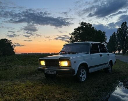 ВАЗ 2107 1985 в Барышевке на Automoto.ua Белый ВАЗ 2107, объемом двигателя 1.3 л и пробегом 40 тыс. км за 595 $, фото 1 на Automoto.ua