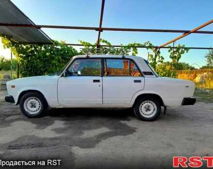 Белый ВАЗ 2107, объемом двигателя 1.5 л и пробегом 0 тыс. км за 750 $, фото 2 на Automoto.ua