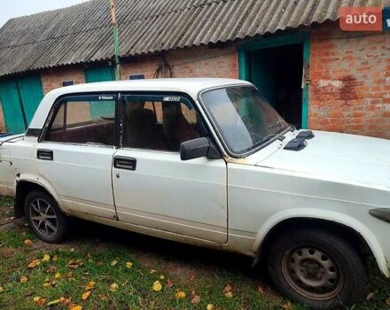 ВАЗ 2107 1986 в Краснокутске на Automoto.ua Белый ВАЗ 2107, объемом двигателя 1.5 л и пробегом 180 тыс. км за 600 $, фото 3 на Automoto.ua