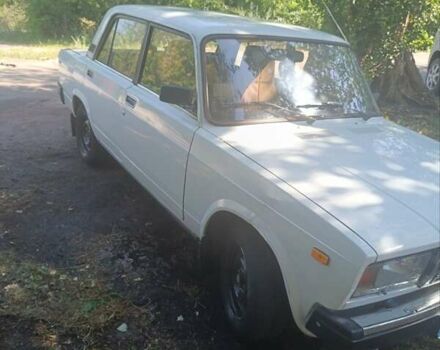 Белый ВАЗ 2107, объемом двигателя 1.5 л и пробегом 150 тыс. км за 1000 $, фото 1 на Automoto.ua