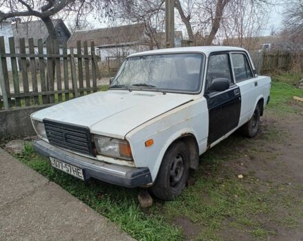 Белый ВАЗ 2107, объемом двигателя 0 л и пробегом 307 тыс. км за 332 $, фото 2 на Automoto.ua