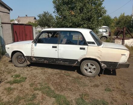 Белый ВАЗ 2107, объемом двигателя 1.7 л и пробегом 200 тыс. км за 654 $, фото 2 на Automoto.ua