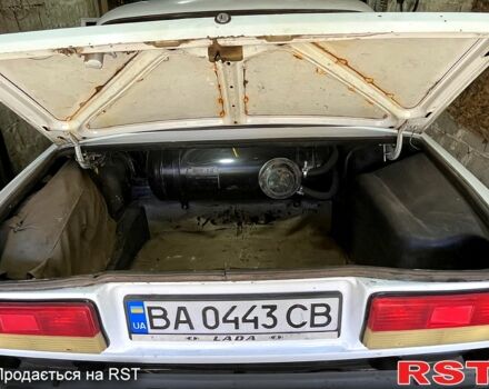 ВАЗ 2107 1987 в Кропивницком (Кировограде) на Automoto.ua Белый ВАЗ 2107, объемом двигателя 1.5 л и пробегом 67 тыс. км за 650 $, фото 5 на Automoto.ua