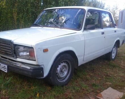 Белый ВАЗ 2107, объемом двигателя 1.5 л и пробегом 564 тыс. км за 442 $, фото 2 на Automoto.ua