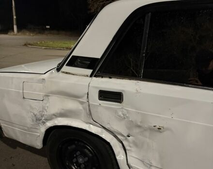 Белый ВАЗ 2107, объемом двигателя 1.5 л и пробегом 40 тыс. км за 461 $, фото 4 на Automoto.ua