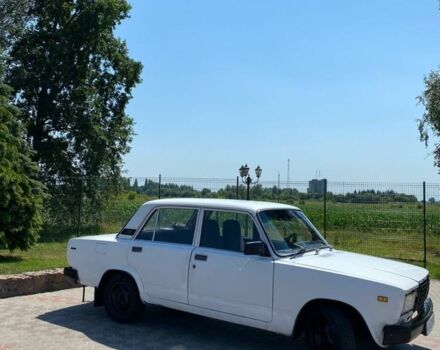 Белый ВАЗ 2107, объемом двигателя 1.5 л и пробегом 100 тыс. км за 872 $, фото 2 на Automoto.ua