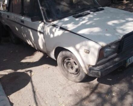 Белый ВАЗ 2107, объемом двигателя 1.5 л и пробегом 300 тыс. км за 605 $, фото 5 на Automoto.ua