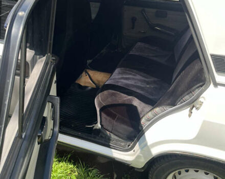 Белый ВАЗ 2107, объемом двигателя 1.3 л и пробегом 200 тыс. км за 999 $, фото 4 на Automoto.ua