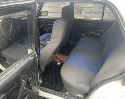 Білий ВАЗ 2107, об'ємом двигуна 1.6 л та пробігом 100 тис. км за 638 $, фото 5 на Automoto.ua