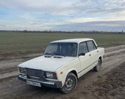 Белый ВАЗ 2107, объемом двигателя 1.6 л и пробегом 300 тыс. км за 556 $, фото 5 на Automoto.ua