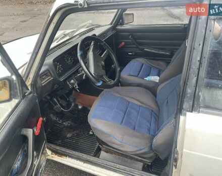 Белый ВАЗ 2107, объемом двигателя 1.6 л и пробегом 100 тыс. км за 638 $, фото 3 на Automoto.ua