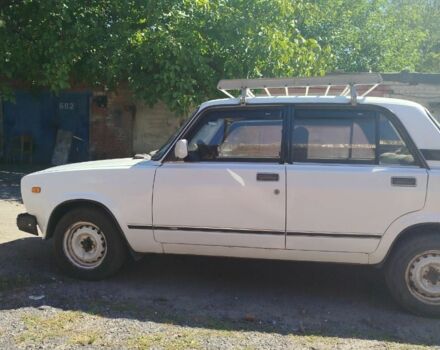 Белый ВАЗ 2107, объемом двигателя 5 л и пробегом 70 тыс. км за 1000 $, фото 2 на Automoto.ua